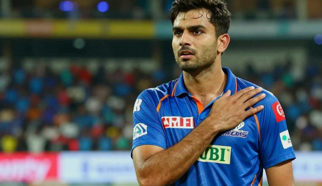 ক্যাপ্টেন্সি কারোসেল থেকে কৌশলগত রিসেট: পাকিস্তানের টি-টোয়েন্টি নেতৃত্বে ফারহান, বাবরের নতুন ভূমিকা